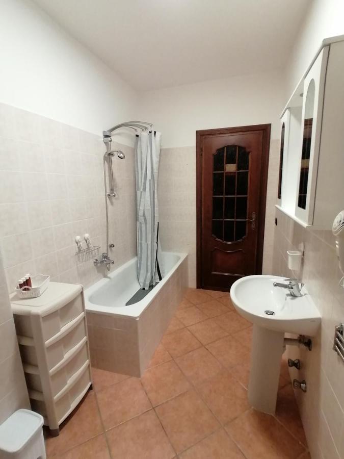 Amo' Le Langhe Bed & Breakfast Narzole Eksteriør bilde