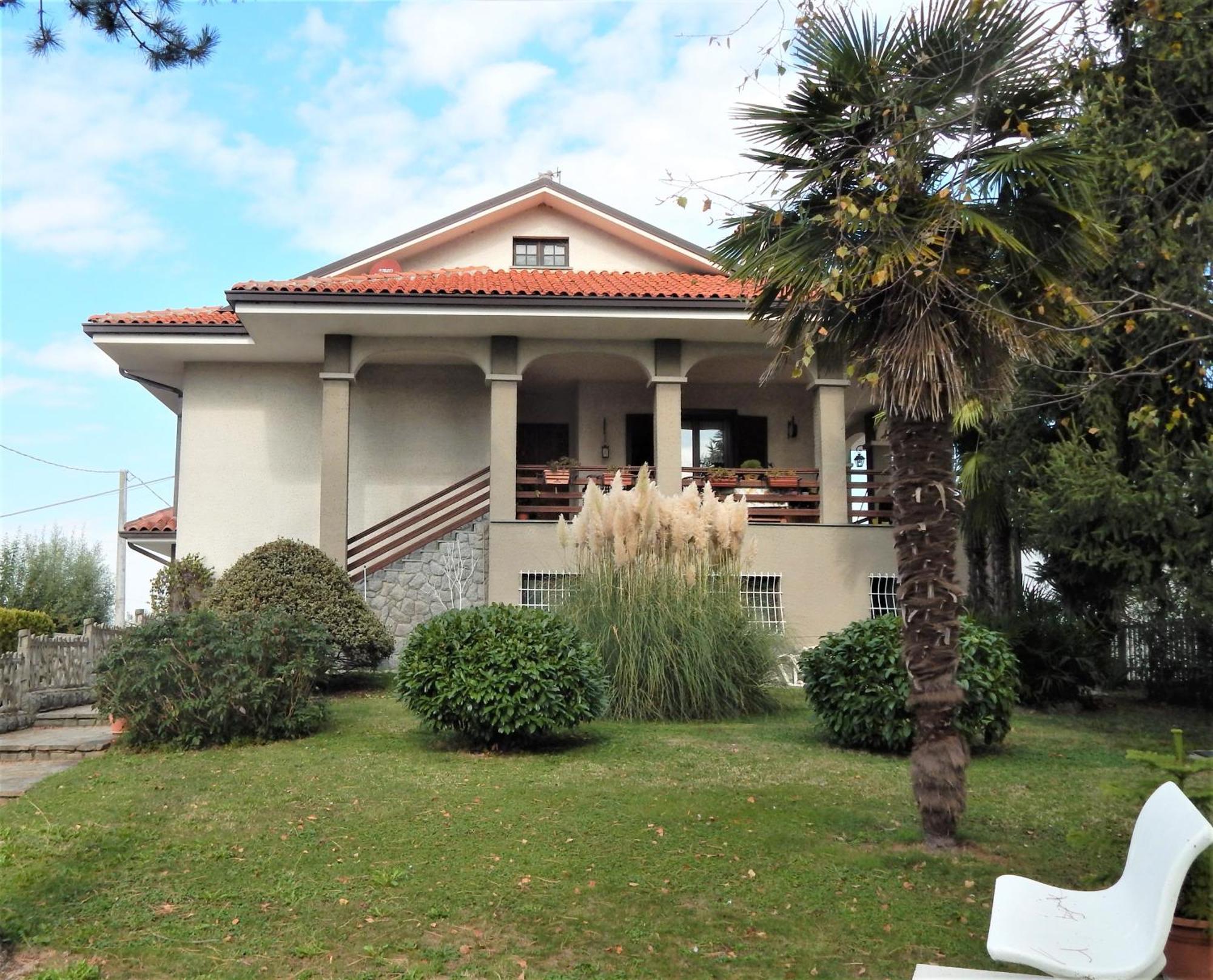 Amo' Le Langhe Bed & Breakfast Narzole Eksteriør bilde
