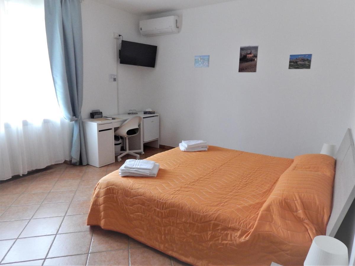 Amo' Le Langhe Bed & Breakfast Narzole Eksteriør bilde